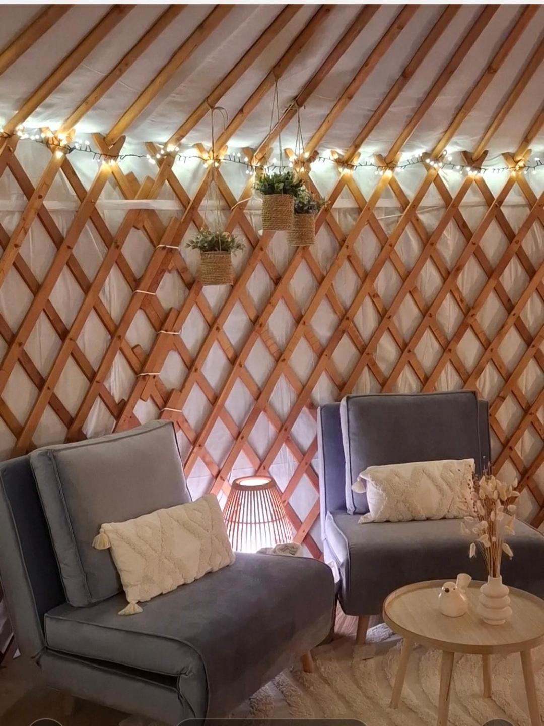 Yurt 2-4p Ravels