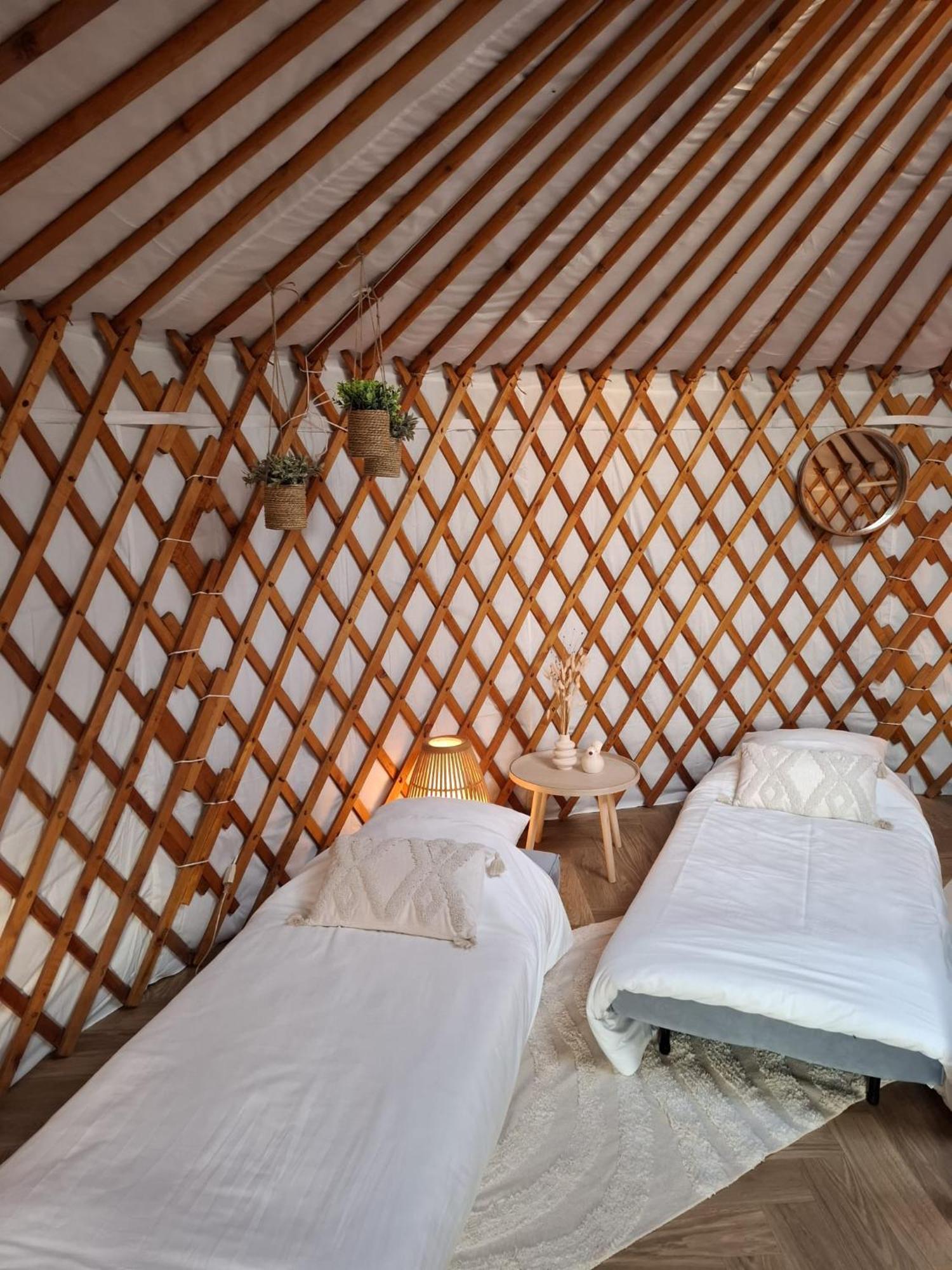 Yurt 2-4p Ravels